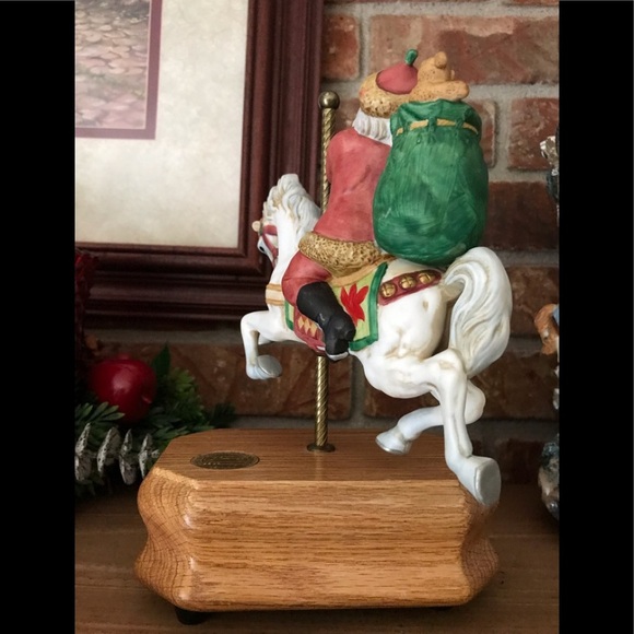 Rare VTG 1986 Santa Limited Edition Carousel - Picture 9 of 10